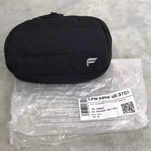 Fabletic's The Essential Puffer Belt Bag New with tags Gift